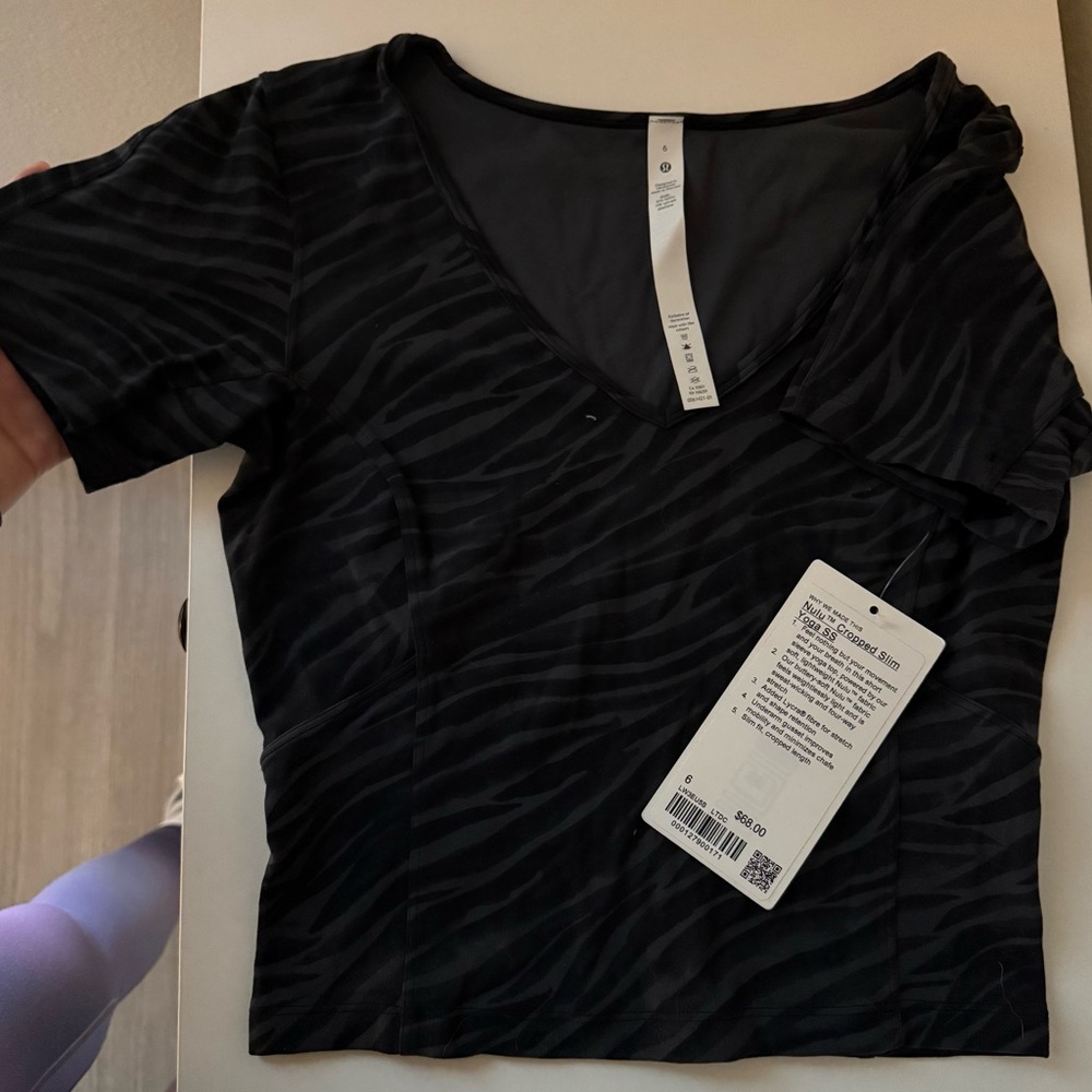 Nulu Cropped Slim Yoga Short Sleeve